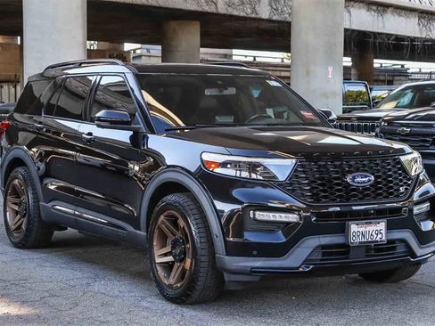 Used 2020 Ford Explorer ST w/ ST Street Pack image 3