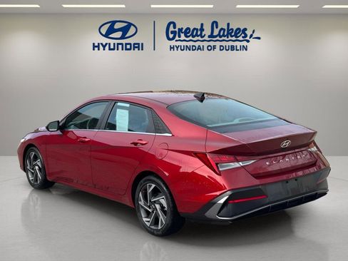 Used 2024 Hyundai Elantra SEL w/ Convenience Package FWD image 3