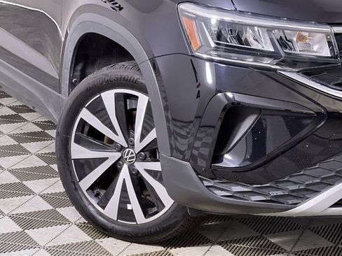 Used 2024 Volkswagen Taos SE image 10