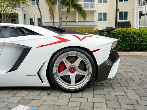 Used 2016 Lamborghini Aventador LP 750-4 Superveloce AWD/4WD image 16