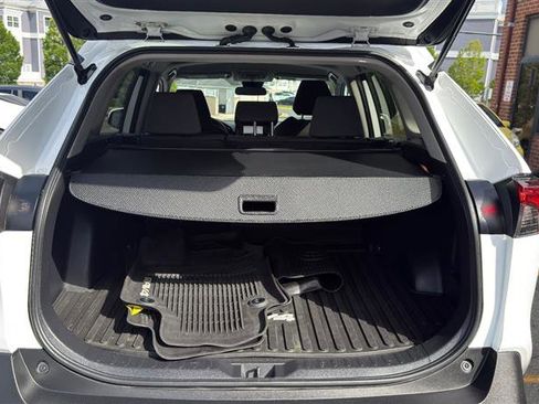 Used 2021 Toyota RAV4 XLE AWD/4WD image 8