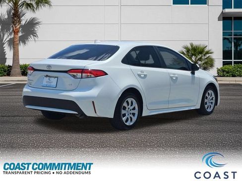 Used 2022 Toyota Corolla LE FWD image 6