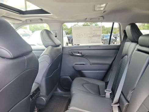 New 2026 Toyota Highlander XLE AWD/4WD image 24