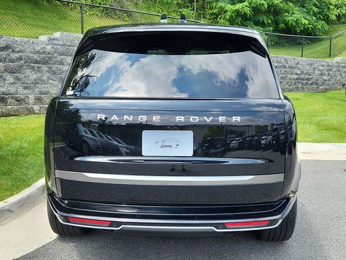 New 2025 Land Rover Range Rover SE image 7