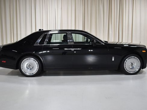 New 2027 Rolls-Royce Phantom Sedan RWD image 6
