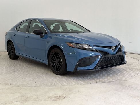 Used 2024 Toyota Camry SE FWD image 7
