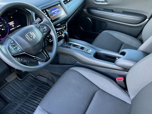 Used 2021 Honda HR-V EX image 9