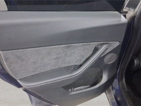 Used 2024 Tesla Model Y Performance image 22