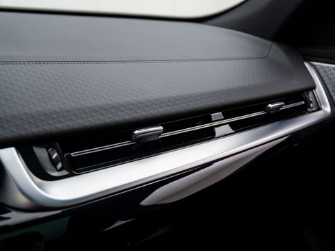 Certified 2025 BMW X2 xDrive28i w/ Premium Package image 29