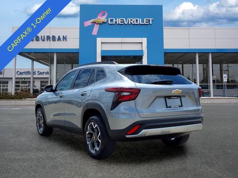 Used 2024 Chevrolet Trax LT w/ Driver Confidence Package FWD image 7