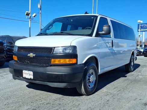 Used 2024 Chevrolet Express 3500 LS image 3