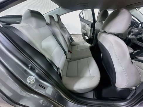 Used 2019 Hyundai Elantra SEL FWD image 12