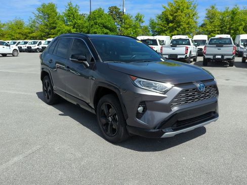 Used 2020 Toyota RAV4 XSE w/ XSE Grade Weather Package image 9