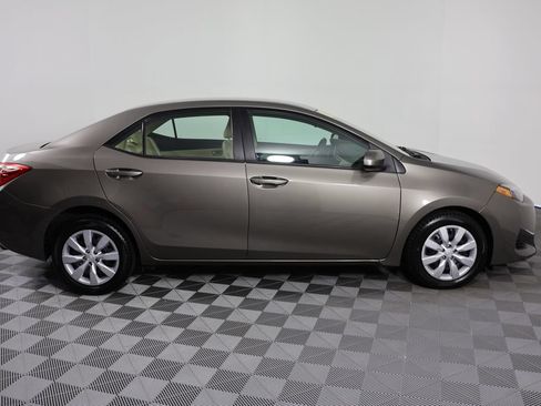 Used 2018 Toyota Corolla LE FWD image 9