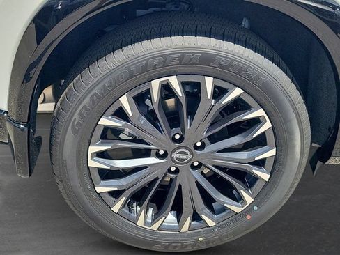 New 2026 Nissan Rogue Platinum AWD/4WD image 10