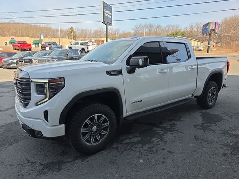 Used 2024 GMC Sierra 1500 AT4 w/ Technology Package image 32