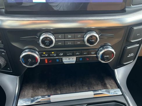 Used 2023 Ford F150 Lariat w/ Equipment Group 502A High image 43