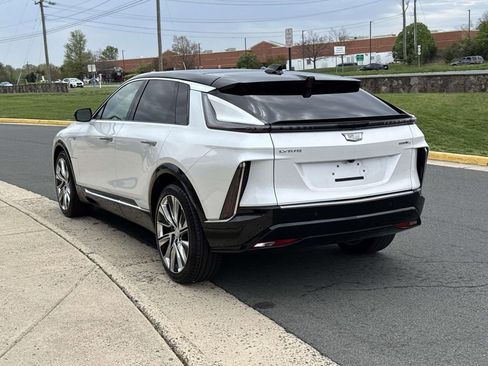 Certified 2025 Cadillac Lyriq Luxury w/ Nappa Leather Package AWD/4WD image 23