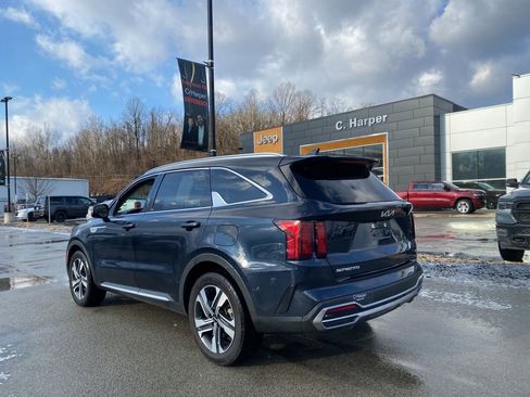 Used 2023 Kia Sorento EX image 4