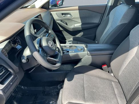Used 2023 Nissan Rogue SV AWD/4WD image 6