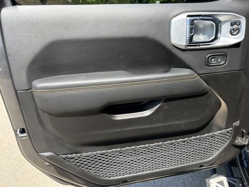 Used 2025 Jeep Gladiator Sport AWD/4WD image 10