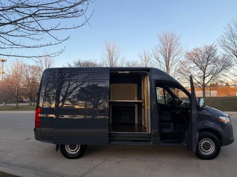 Used 2019 Mercedes-Benz Sprinter 144 image 16