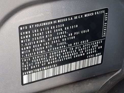 Used 2026 Volkswagen Tiguan SE w/ Panoramic Sunroof Package AWD/4WD image 27