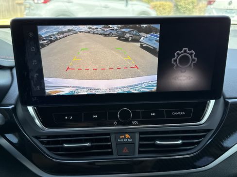 Used 2025 Nissan Altima 2.5 SR w/ SR Premium Package FWD image 23