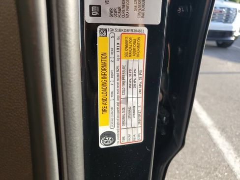 Used 2024 GMC Yukon SLT w/ SLT Luxury Package RWD image 31