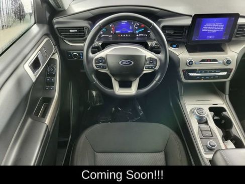 Used 2023 Ford Explorer XLT image 26