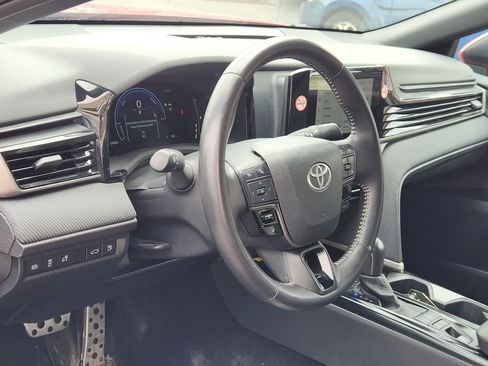 Certified 2025 Toyota Camry SE FWD image 13