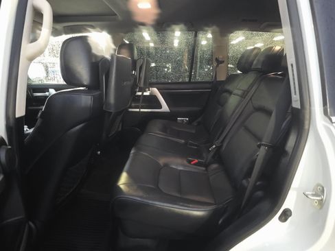 Used 2018 Toyota Land Cruiser AWD/4WD image 7