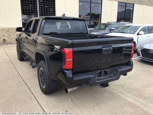 Used 2024 Toyota Tacoma TRD Off-Road image 4