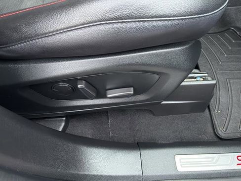 Used 2022 Ford Explorer ST-Line w/ Class IV Trailer Tow Package image 10