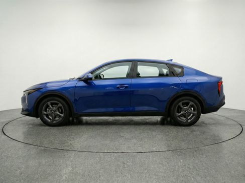Used 2025 Kia K4 LXS image 5