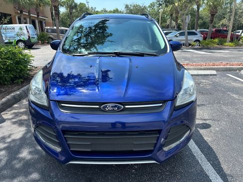 Used 2016 Ford Escape SE w/ Equipment Group 201A FWD image 3