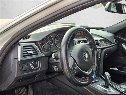 Used 2018 BMW 330i xDrive Sedan image 12