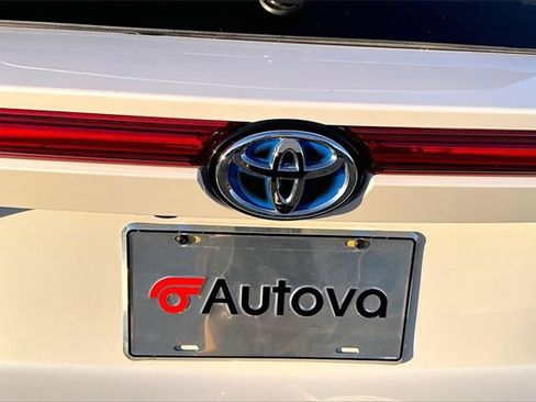 Used 2022 Toyota Venza XLE image 31