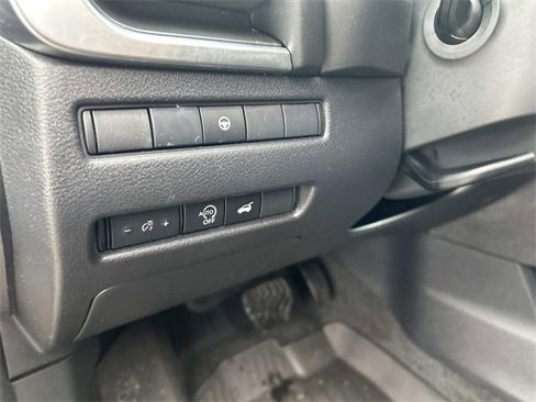 Used 2025 Nissan Rogue SV image 20