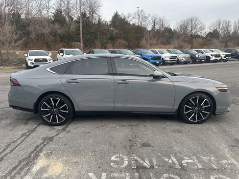 Used 2023 Honda Accord Touring image 4