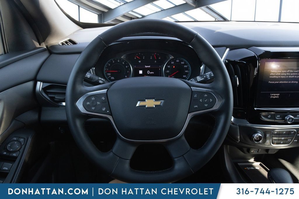 Used 2023 Chevrolet Traverse LT w/ LT Premium Package AWD/4WD image 5