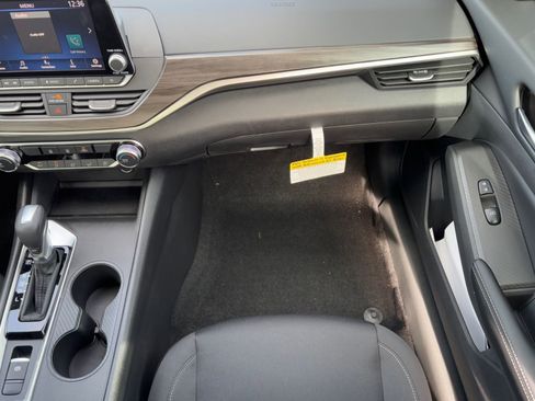 New 2025 Nissan Altima 2.5 SV image 17