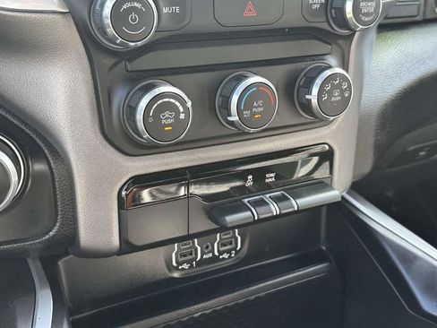 Used 2022 RAM 1500 Big Horn AWD/4WD image 16