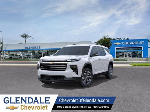 New 2026 Chevrolet Traverse LT w/ LPO, Floor Liner Package FWD image 8