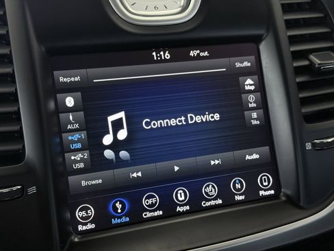 Used 2019 Chrysler 300 Touring L w/ Quick Order Package 22F image 57