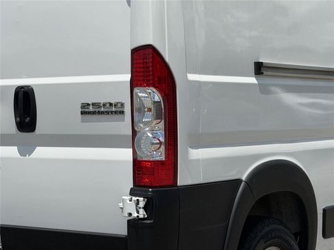 Used 2023 RAM ProMaster 2500 FWD image 10