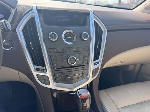 Used 2011 Cadillac SRX Luxury image 18
