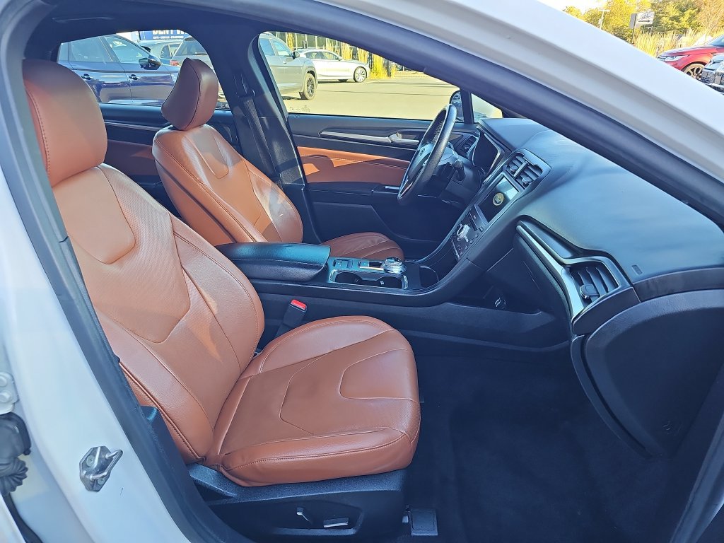 Used 2020 Ford Fusion Titanium FWD image 11