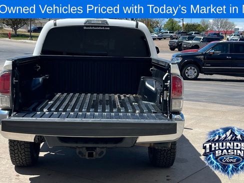 Used 2023 Toyota Tacoma TRD Off-Road AWD/4WD image 7