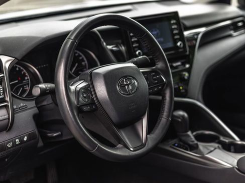 Used 2024 Toyota Camry SE FWD image 6